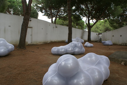 Dossier de presse | 982-17 - Communiqué de presse | Remise des prix du FAV 2014- Sensualité - - Association Champ Libre - Festival des Architectures Vives (FAV) - Concours - FAV 2014 Cloud Garden, DOTS