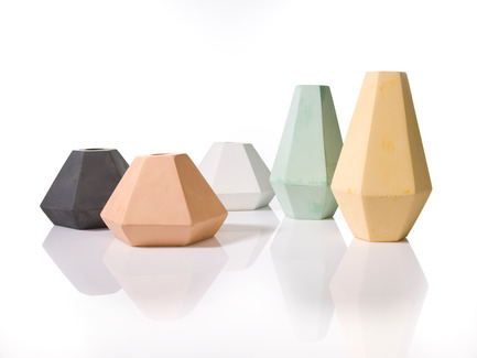 Dossier de presse | 1109-03 - Communiqué de presse | 100% Design celebrates its 20thedition with an opening by Philippe Starck - 100% Design - Évènement + Exposition - Korridor Design (Stand D38)