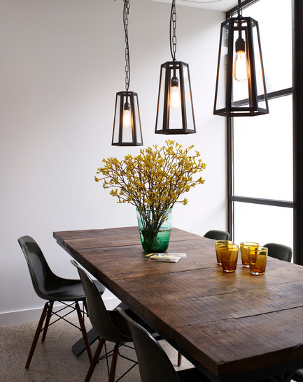 Dossier de presse | 1109-03 - Communiqué de presse | 100% Design celebrates its 20thedition with an opening by Philippe Starck - 100% Design - Évènement + Exposition - Davey Lighting (Stand L50 and L200)