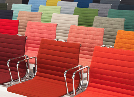 Dossier de presse | 1109-03 - Communiqué de presse | 100% Design celebrates its 20thedition with an opening by Philippe Starck - 100% Design - Évènement + Exposition - Swiss design maverick Vitra (Stand L110)&nbsp;