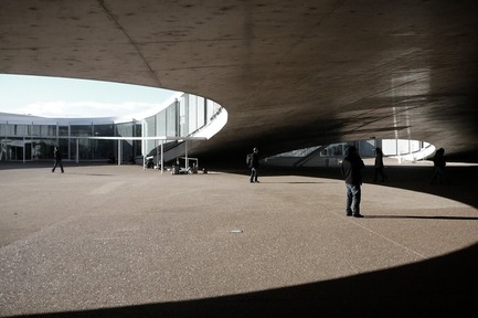 Press kit | 887-03 - Press release | Architecture and Design, the must haves of programming - International Festival of Films on Art (FIFA) - Event + Exhibition - Rolex Learning Center