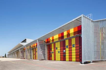 Dossier de presse | 921-05 - Communiqué de presse | Extension du groupement d’hélicoptères de la sécurité civile – Nîmes Garons - NBJ architectes - Architecture institutionnelle - Crédit photo : Paul KOZLOWSKI 