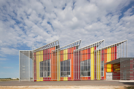 Dossier de presse | 921-05 - Communiqué de presse | Extension du groupement d’hélicoptères de la sécurité civile – Nîmes Garons - NBJ architectes - Architecture institutionnelle - Crédit photo : Paul KOZLOWSKI 