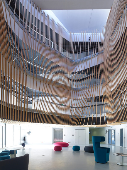 Dossier de presse | 898-06 - Communiqué de presse | Hub Creatic - Tetrarc - Design d’intérieur commercial - Crédit photo : Stéphane Chalmeau