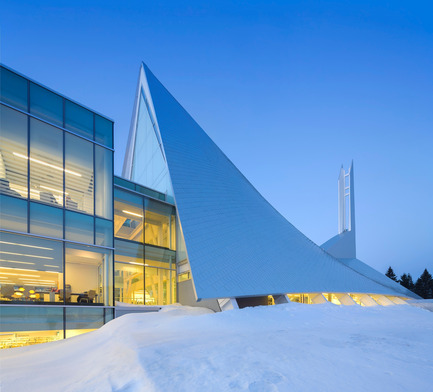 Dossier de presse | 1123-01 - Communiqué de presse | Bibliothèque Monique-Corriveau - Dan Hanganu + Côté Leahy Cardas architectes - Architecture institutionnelle - Crédit photo : Stéphane Groleau