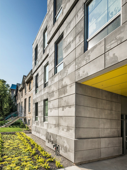 Press kit | 1057-03 - Press release | Edison Residence - KANVA - Residential Architecture - Front façade (University street) - Photo credit: Marc Cramer