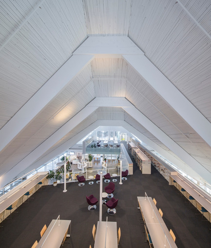 Dossier de presse | 1123-01 - Communiqué de presse | Bibliothèque Monique-Corriveau - Dan Hanganu + Côté Leahy Cardas architectes - Architecture institutionnelle - Crédit photo : Stéphane Groleau
