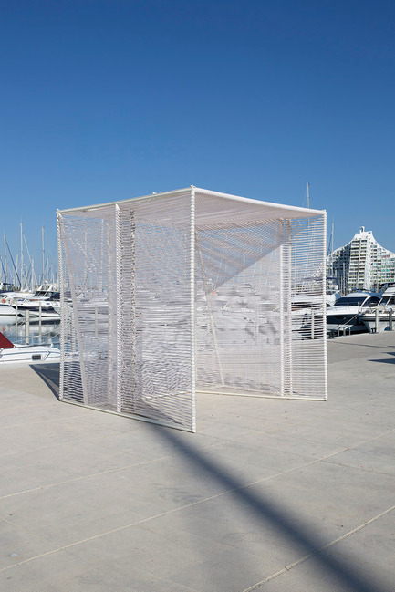 Press kit | 982-18 - Press release | Festival des Architectures Vives 2014 in Montpellier – La Grande Motte - Association Champ Libre - Festival des Architectures Vives (FAV) - Competition - Atelier Jérôme Lafond / Jérôme Lafond, Marion Pujol // Sailing cube - Photo credit:  Paul KOZLOWSKI ©photoarchitecture.com<br>Site&nbsp;: http://photoarchitecture.com 