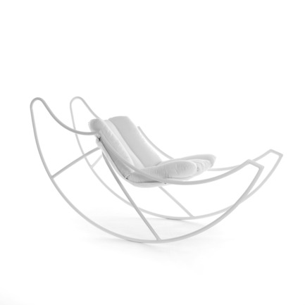 Dossier de presse | 902-03 - Communiqué de presse | A' Design Award & Competition / International Call for Entries - A' Design Award and Competition - Concours -  Design Name : Ali di luna (Moon’s Wings)<br>Primary Function : Rocking Chair - Crédit photo :  Stefania Vola