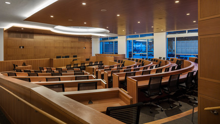 Dossier de presse | 1204-01 - Communiqué de presse | New Fordham Law School by Pei Cobb Freed & Partners to be Dedicated on September 18 - Pei Cobb Freed & Partners - Architecture institutionnelle - Moot Court - Crédit photo : Paul Warchol