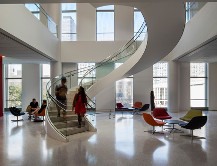 Dossier de presse | 1204-01 - Communiqué de presse | New Fordham Law School by Pei Cobb Freed & Partners to be Dedicated on September 18 - Pei Cobb Freed & Partners - Architecture institutionnelle - Student lounge - Crédit photo : Paul Warchol