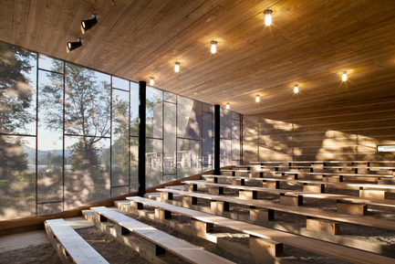 Dossier de presse | 1117-02 - Communiqué de presse | Smith Vigeant architectes lauréat des prix d’excellence CECOBOIS 2014 - Smith Vigeant Architectes - Architecture institutionnelle - Amphithéâtre - Crédit photo : Stéphane Brugger
