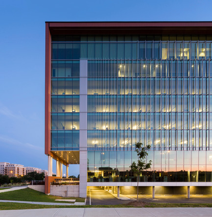 Dossier de presse | 865-09 - Communiqué de presse | Lemay bonifie son bassin de talents pour mieux servir ses clients - Lemay - Architecture industrielle - Commission de la construction du Québec, Montréal - Crédit photo : Stéphane Groleau