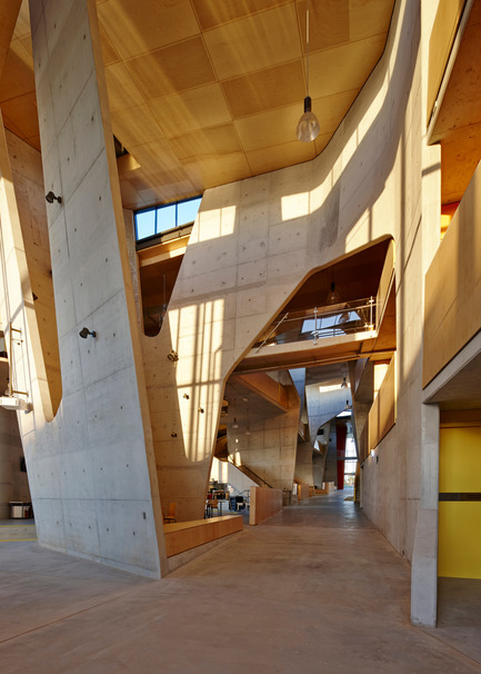 Dossier de presse | 1080-11 - Communiqué de presse | An office of the future and a cinema inspired by the past are among the winners of premier international interior design awards - INSIDE: World Festival of Interiors - Concours -   Category winner<br>Project: Abedian School of Architecture, Bond University<br>Architect/Designer: CRAB studio<br>Location: Gold Coast, Australia   - Crédit photo :   CRAB studio  