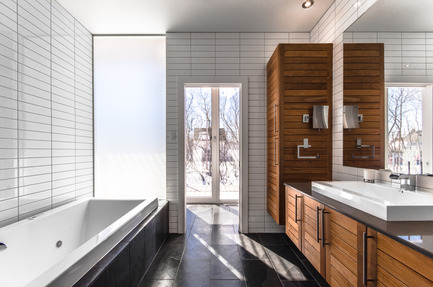Dossier de presse | 1172-03 - Communiqué de presse | La Maison d’Ardoise - Affleck de la Riva architectes - Architecture résidentielle - Crédit photo : ©Alexandre Parent