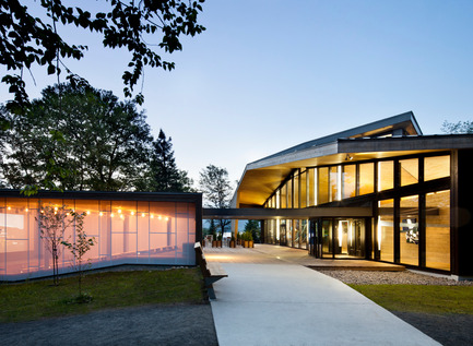 Dossier de presse | 1117-02 - Communiqué de presse | Smith Vigeant architectes lauréat des prix d’excellence CECOBOIS 2014 - Smith Vigeant Architectes - Architecture institutionnelle - Crédit photo :  Stéphane Brugger