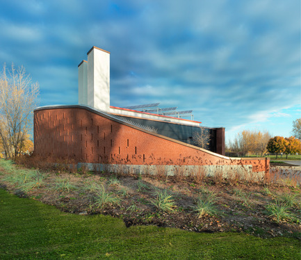 Dossier de presse | 1172-04 - Communiqué de presse | Bâtiment de services d'eau à Lasalle - Affleck de la Riva architectes - Architecture institutionnelle - Crédit photo : © Marc Cramer