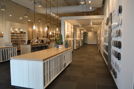Dossier de presse | 846-15 - Communiqué de presse | Ouverture d'un 6e Atelier-boutique Céragrès au Quartier DIX30 - Céragrès - Design d’intérieur commercial - Crédit photo : Céragrès