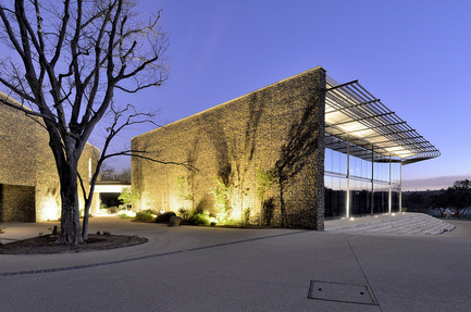 Dossier de presse | 1028-04 - Communiqué de presse | Announcing the winners of the LEAF Awards 2014 - LEAF International - Concours - Hospitality Building of the Year<br>Boogertman + Partners Architects, Steyn City Club House, Johannesburg, South Africa - Crédit photo :  Photo courtesy LEAF Awards 