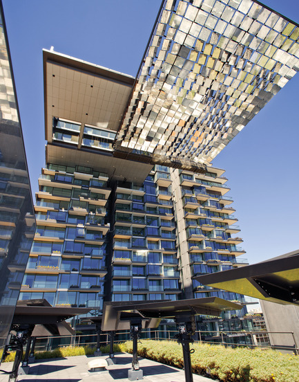 Dossier de presse | 1028-04 - Communiqué de presse | Announcing the winners of the LEAF Awards 2014 - LEAF International - Concours -  Best Sustainable Development of the Year &amp; Overall Winner<br>Ateliers Jean Nouvel and PTW Architects, One Central Park, Sydney, Australia  - Crédit photo :   Photo courtesy LEAF Awards  
