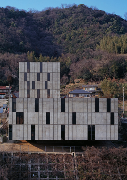 Dossier de presse | 1028-04 - Communiqué de presse | Announcing the winners of the LEAF Awards 2014 - LEAF International - Concours -  Residential Building of the Year - Multiple Occupancy<br>Mount Fuji Architects Studio, Seto, Fukuyama-shi, Hiroshima - Crédit photo :   Photo courtesy LEAF Awards
