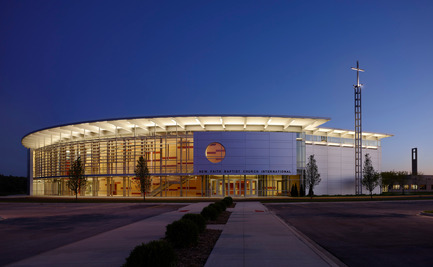 Dossier de presse | 1389-01 - Communiqué de presse | AIA Chicago honors the worldwide presence of outstanding work from Chicago architecture firms - AIA Chicago - Concours - CITATION OF MERIT <br> New Faith Baptist Church International Worship Center – Matteson, IL – Harding Partners  - Crédit photo :         Christopher Barrett, Christopher Barrett Photographer