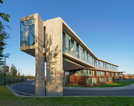 Dossier de presse | 1389-01 - Communiqué de presse | AIA Chicago honors the worldwide presence of outstanding work from Chicago architecture firms - AIA Chicago - Concours - CITATION OF MERIT <br> University of Minnesota Duluth Labovitz School of Business &amp; Economics – Duluth, MN – Perkins+Will <br>  - Crédit photo :         James Steinkamp, Steinkamp Photography