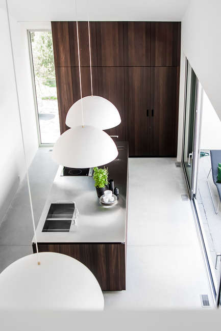 Press kit | 1045-02 - Press release | When a kitchen becomes an architectural volume -Holy Cross House - Pure Cuisines + mobilier européens - Residential Interior Design - Photo credit: Antoine Fortin<br>