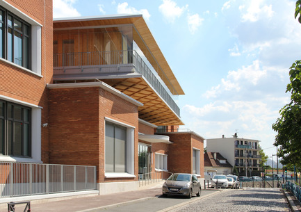 Dossier de presse | 942-02 - Communiqué de presse | Recyclage vertueux. Un nouveau lycée au Bourget. - Hubert & Roy architectes et associés - Architecture institutionnelle - les logements - Crédit photo : Hubert&amp;Roy<br>