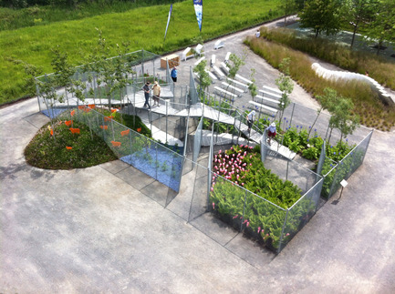 Press kit | 837-10 - Press release | The 16th International Garden Festival at Les Jardins de Métis / Reford Gardens will BUZZ in 2015! - International Garden Festival / Reford Gardens - Landscape Architecture -  VEIL GARDEN<br>by&nbsp;Studio Bryan Hanes [Bryan Hanes, Pete Malandra, Jose Menendez,Yadiel Rivera Diaz, Brenna Herpmann] &amp; DIGSAU [Jules Dingle, Jeff Goldstein, Mark Sanderson, Jamie Unkefer, Aaron Jezzi]<br>Philadelphia, United States<br><br>Veil Garden is an enclosure constructed with chain link fencing, providing privacy and protection for both plants and people and an opportunity traverse the garden from above.<br><br>www.studiobryanhanes.com, www.digsau.com    - Photo credit: Martin Bond