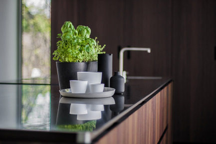 Press kit | 1045-02 - Press release | When a kitchen becomes an architectural volume -Holy Cross House - Pure Cuisines + mobilier européens - Residential Interior Design - Photo credit: Antoine Fortin 