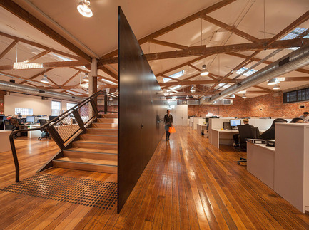 Dossier de presse | 1124-03 - Communiqué de presse | World Interiors News Annual Awards 2014 Winners Announced - World Interiors News - Concours - Winner of Workspace Interiors Less than 10,000 sq. m Category<br>T2 Headquarters by Landini Associates  - Crédit photo : Photos Courtesy of Landini Associates