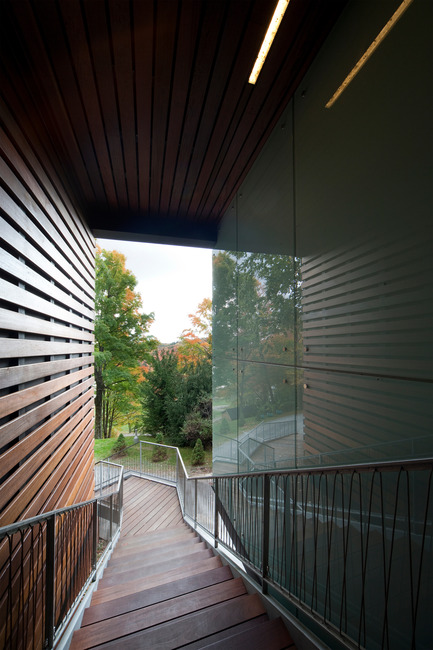 Dossier de presse | 759-08 - Communiqué de presse | Balnea : Pavillon des arbres - Blouin Tardif Architecture-Environnement - Architecture commerciale - Crédit photo : Steve Montpetit