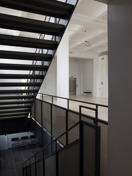 Dossier de presse | 1436-01 - Communiqué de presse | Luc Laporte, architecte. Réalisations & inédits - 1700 La Poste - Art - Intérieur du 1700 La Poste, 2013. - Crédit photo : Alain Lefort