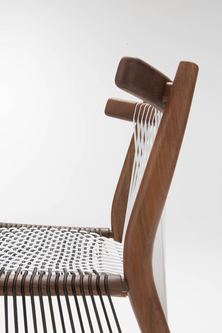 Press kit | 1539-01 - Press release | Loom Collection by H: Inspired by Mexican Tradition - H - Industrial Design -  Loom Chair<br>H: 78cm; W: 52cm; D: 55cm<br>Walnut, Black and White Cords<br>Designer: Hierve - Photo credit: Peter Guenzel