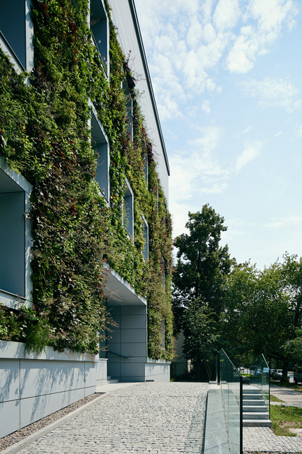 Press kit | 1139-03 - Press release | Foundation for Polish Science Headquarters - FAAB Architektura - Commercial Architecture - View on the main entrance - Photo credit: Bartłomiej Senkowski © FAAB Architektura
