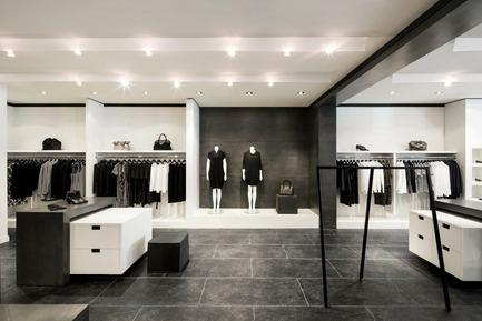 Press kit | 877-05 - Press release | Jean-Claude Poitras et Boutique 5e Avenue : Une entente de collaboration unique et exceptionnelle - Boutique 5e Avenue - Fashion Design