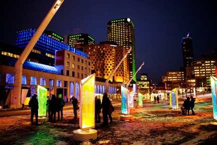 Press kit | 562-52 - Press release | Luminothérapie: interactive and digital public art illuminate winter in Montreal’s Quartier des Spectacles - Bureau du design - Ville de Montréal - Urban Design -  Prismatica by RAW Design  - Photo credit: Cindy Boyce