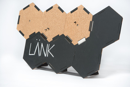 Press kit | 884-04 - Press release | HEC Project 2014 Edition - Faculté d'aménagement de l'Université de Montréal - Industrial Design - Länk<br><br>Länk the modular board that allows you to customize your workspace thanks to it’s reversible chalkboard and coark tiles!<br><br>Karine Hammarrenger<br> Louis-Vincent Lessard<br> Amaya Marina Ponce Pérez Siete<br> - Photo credit: Olivier Ouimet 2014 - www.olivierouimet.com
