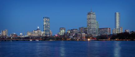 Dossier de presse | 1204-03 - Communiqué de presse | Boston’s Tallest Residential Building, Designed by Pei Cobb Freed & Partners, Breaks Ground - Pei Cobb Freed & Partners - Architecture résidentielle -  Boston skyline from Charles River Basin with the new tower at far right  - Crédit photo :  Pei Cobb Freed &amp; Partners, Cambridge Seven Associates 