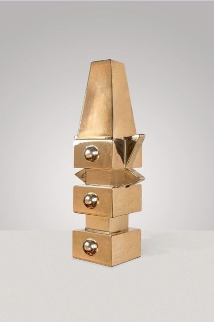 Press kit | 1604-01 - Press release | Design Days Dubai 2015 - Gallery Announcement - Design Days Dubai - Event + Exhibition - Alessandro Mendini&nbsp; Camino, edition of 3 made of 24k gold - Photo credit: Chamber NYC