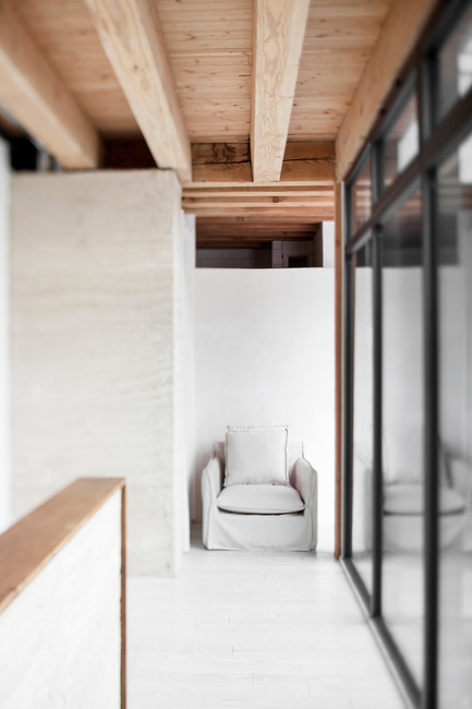 Dossier de presse | 688-02 - Communiqué de presse | Collection Blow up / Cover Me : Lounge / Ottoman / Loveseat - Céline Godin pour Jardin de Ville - Produit - COVER ME - Crédit photo : Adrien Williams