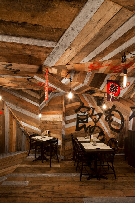 Press kit | 673-10 - Press release | GRANDS PRIX DU DESIGN Award 8th edition. And the winners are... - Agence PID - Event + Exhibition -  DÉVELOPPEMENT DURABLE &amp; VALORISATION DU BOIS <br>Prix valorisation du bois dans un design d'intérieur<br><br>Izakaya Kinoya<br>Jean de lessard, designers créatifs<br>  - Photo credit: Adrien Williams