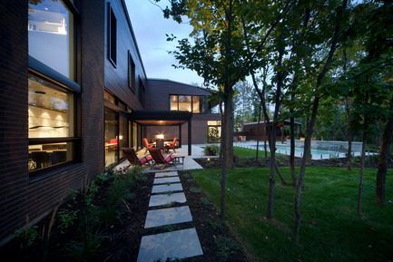 Dossier de presse | 759-10 - Communiqué de presse | La maison Véranda - Blouin Tardif Architecture-Environnement - Architecture résidentielle - Crédit photo : Steve Montpetit