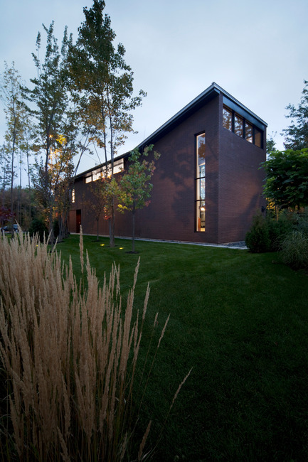 Dossier de presse | 759-10 - Communiqué de presse | La maison Véranda - Blouin Tardif Architecture-Environnement - Architecture résidentielle - Crédit photo : Steve Montpetit