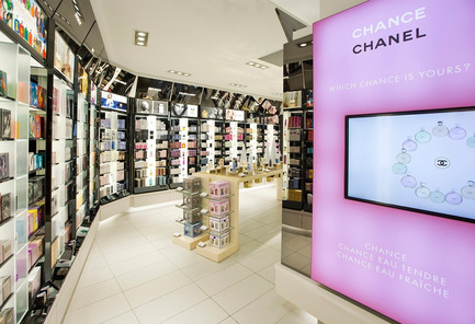 Press kit | 1332-01 - Press release | Rethink consumer experience and surpass sales objectives - Tuxedo - Commercial Architecture - Shoppers Drug Mart Vancouver - Photo credit: Gadbois Photography