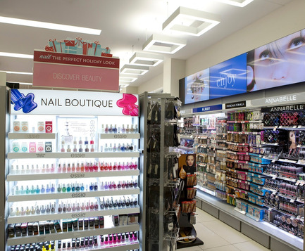 Press kit | 1332-01 - Press release | Rethink consumer experience and surpass sales objectives - Tuxedo - Commercial Architecture - Shoppers Drug Mart Calgary - Photo credit: Gadbois Photography