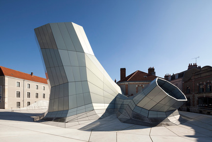 Dossier de presse | 611-18 - Communiqué de presse | L’architecture de l'audace conceptuelle - Index-Design - Évènement + Exposition - Les Turbulences FRAC Centre - Crédit photo : © Jakob + MacFarlane - Nicolas Borel photographie