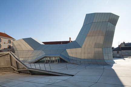 Dossier de presse | 611-18 - Communiqué de presse | L’architecture de l'audace conceptuelle - Index-Design - Évènement + Exposition - Les Turbulences FRAC Centre - Crédit photo : © Jakob + MacFarlane - Nicolas Borel photographie