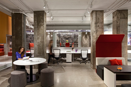 Dossier de presse | 865-12 - Communiqué de presse | Trame narrative identitaire pour la salle d’exposition d’Artopex - Lemay - Design d’intérieur commercial - Crédit photo :         Claude-Simon Langlois